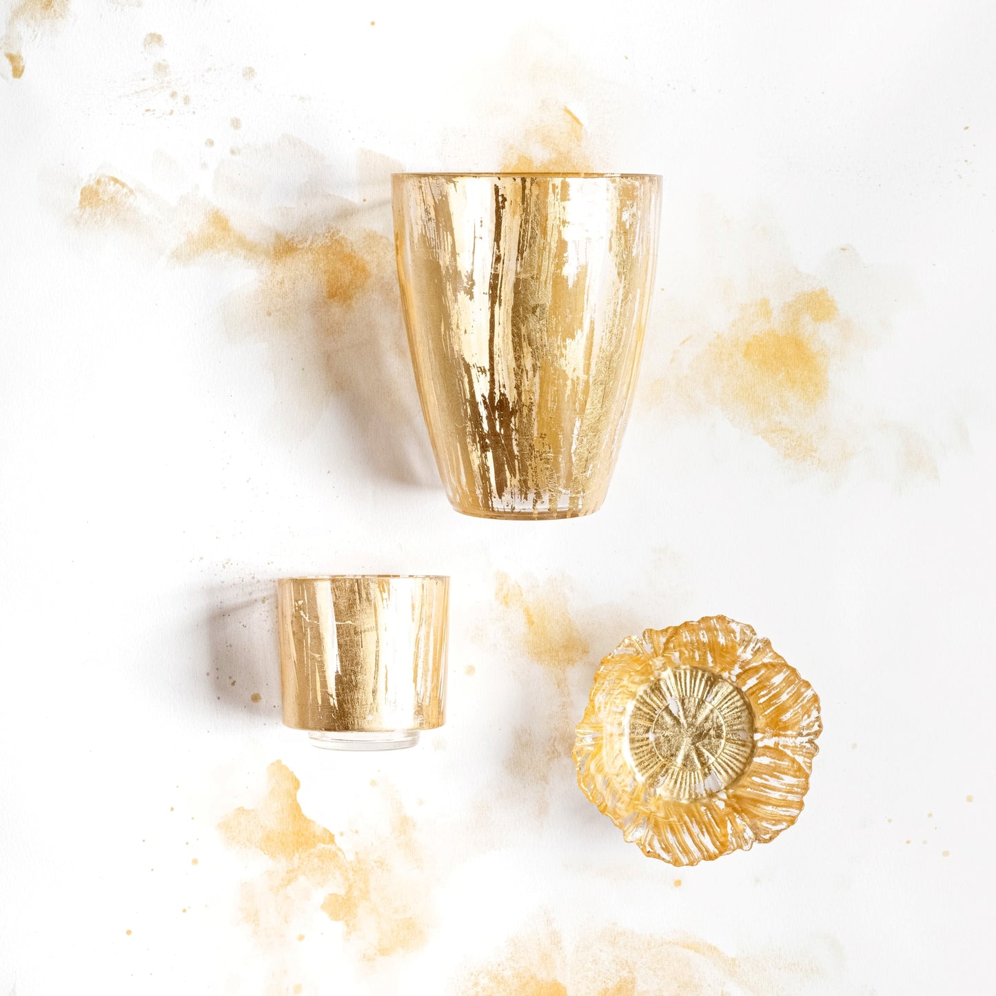 Vietri Rufolo Glass Gold Brushstroke Vase 6"D, 7.5"H, 64 oz Glass Shelf Decor