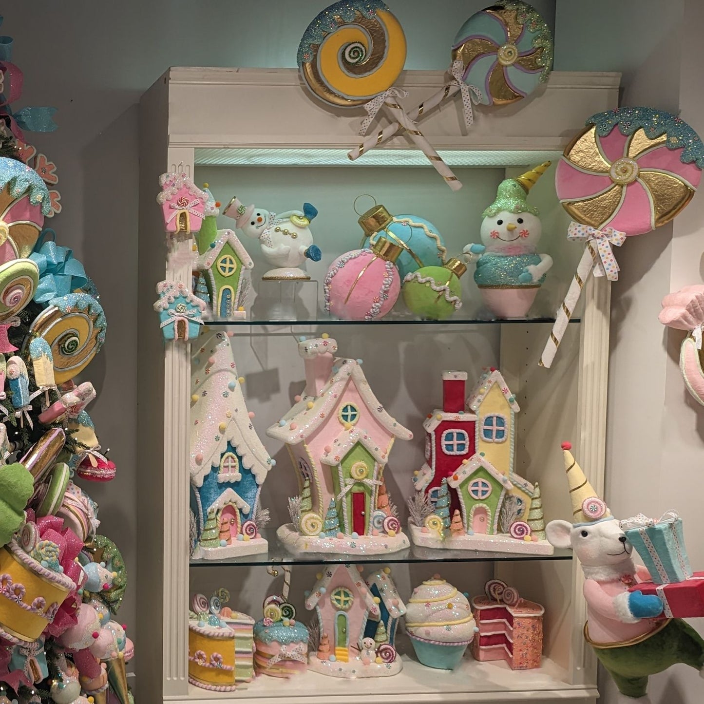 December Diamonds Snow Cream Shoppe 14" Pink/Blue Candy House Figurine
