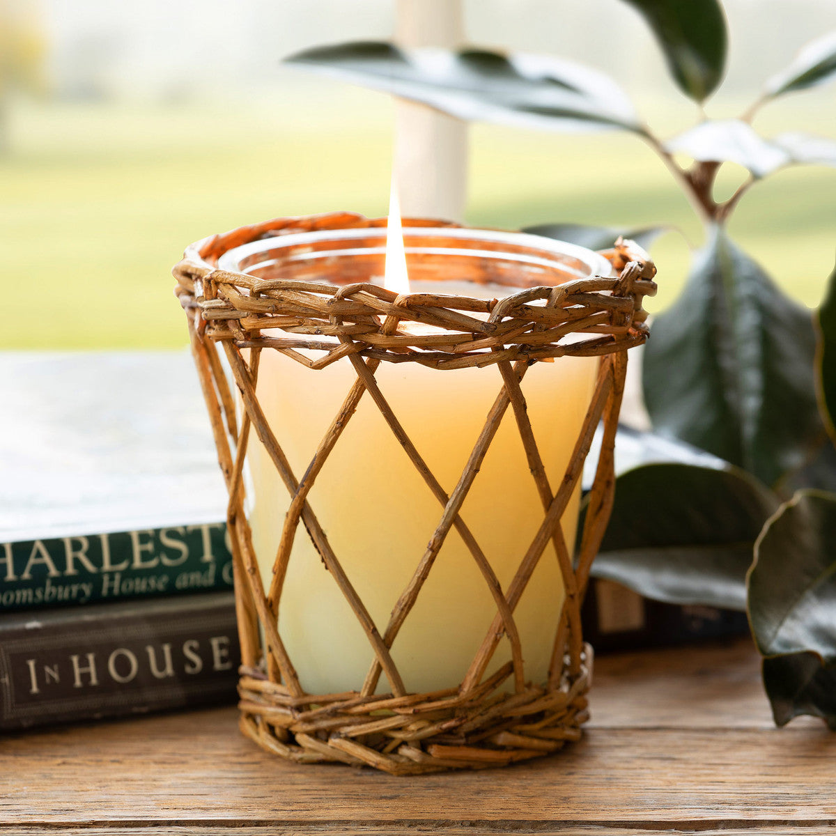 Park Hill Collection Old Estate Magnolia Willow Candle