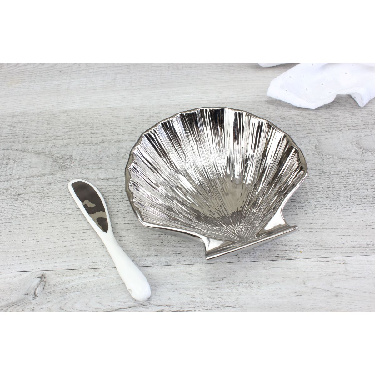 Pampa Bay Get Gifty - The Shell Procelain Set - Dish and Spoon