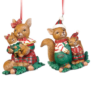Woodland Squirrel With Kid Ornament Red/Green 10Cm, Set Of 2, Assortment