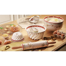 Load image into Gallery viewer, Villeroy &amp; Boch Winter Bakery Delight Large Pastry Box, 59oz