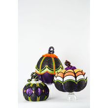 Load image into Gallery viewer, Katherine&#39;s Collection 2022 Disturbing Delights Pumpkins Figurine, Set of 3